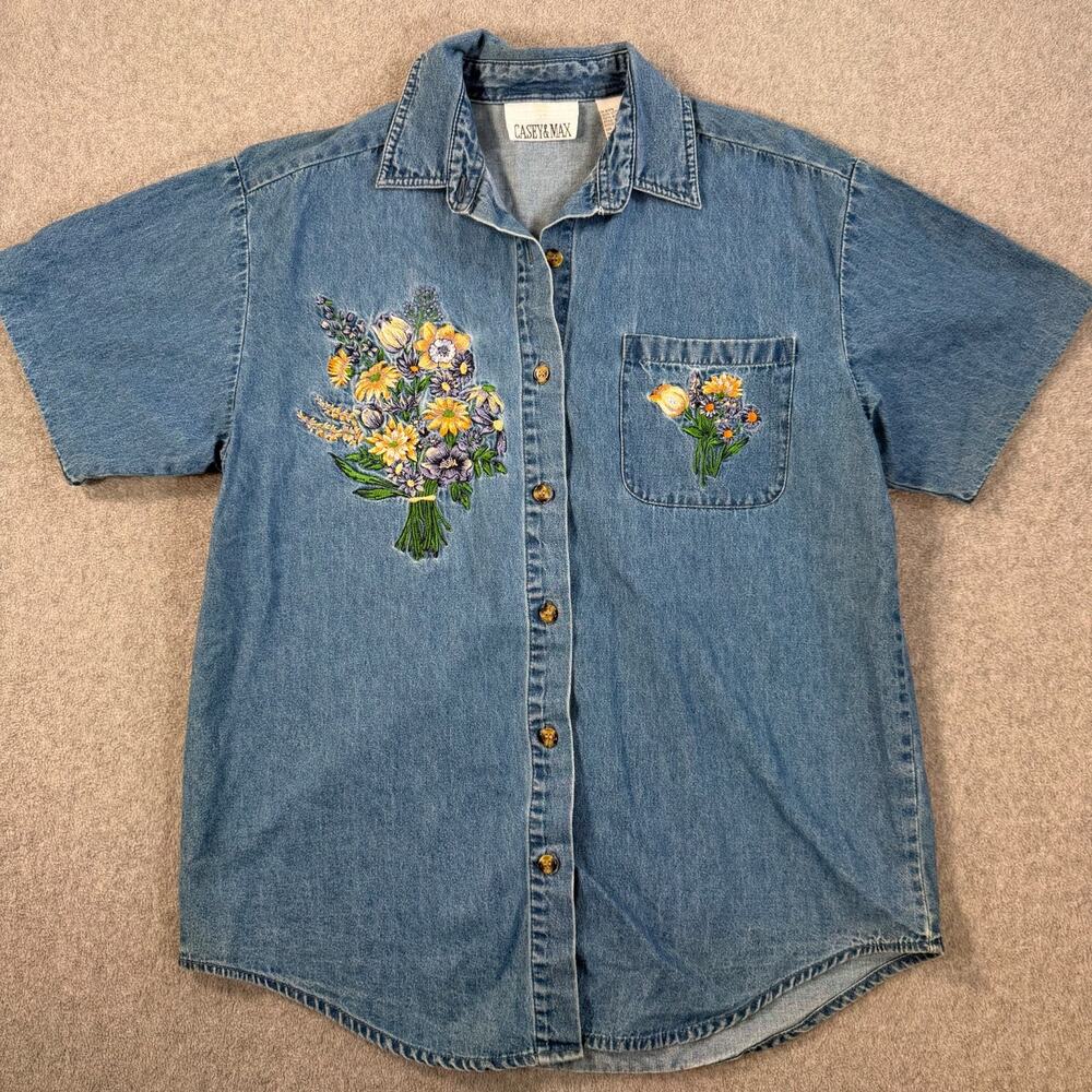 Casey & Max Short Sleeve Denim Shirt Women's Small Blue Floral Embroidered